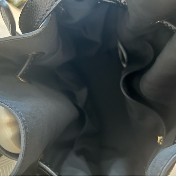 Black leather Fossil Cinch crossbody, like new condition - Picture 3 of 3